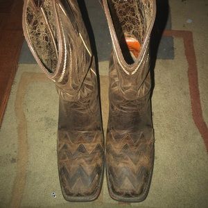 Women’s Ariat boots